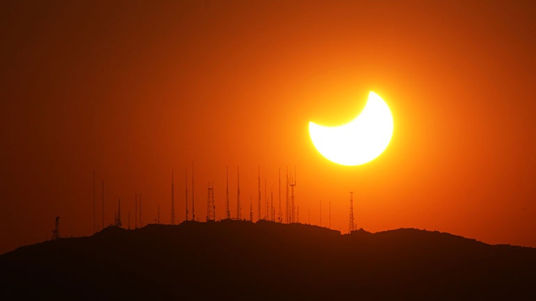 Μερική έκλειψη Ηλίου την Παρασκευή ορατή και στην Ελλάδα - Media