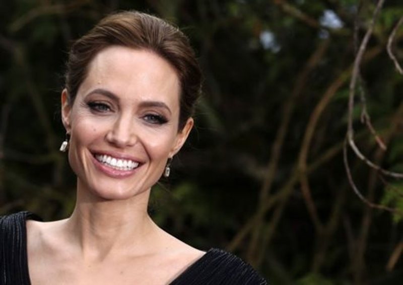Είναι η Angelina Jolie ερωτευμένη με γνωστή ηθοποιό; - Media