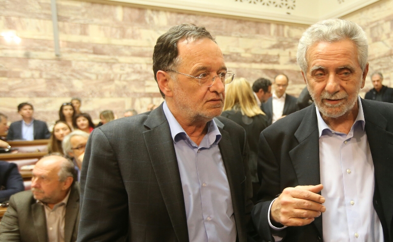 ΠΑΣΟΚ για ΣΥΡΙΖΑ: Πωλούν το λιμάνι για μια δόση-Να παραιτηθούν Λαφαζάνης-Δρίτσας - Media