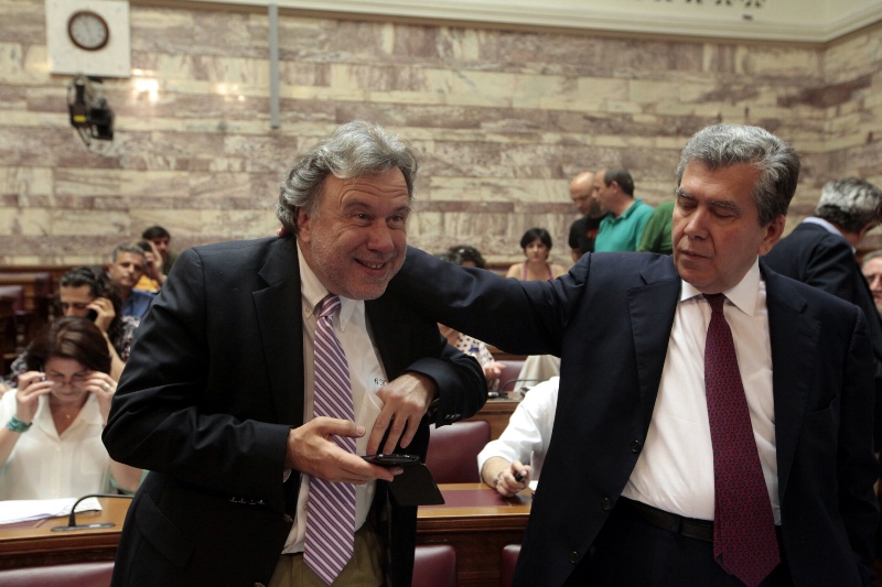 Μητρόπουλος: Ατοπήματα και λανθασμένοι χειρισμοί από Κατρούγκαλο (Video) - Media