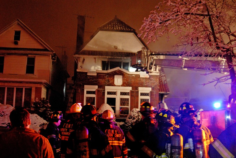 Επτά παιδιά νεκρά στο Μπρούκλιν από φωτιά - Media
