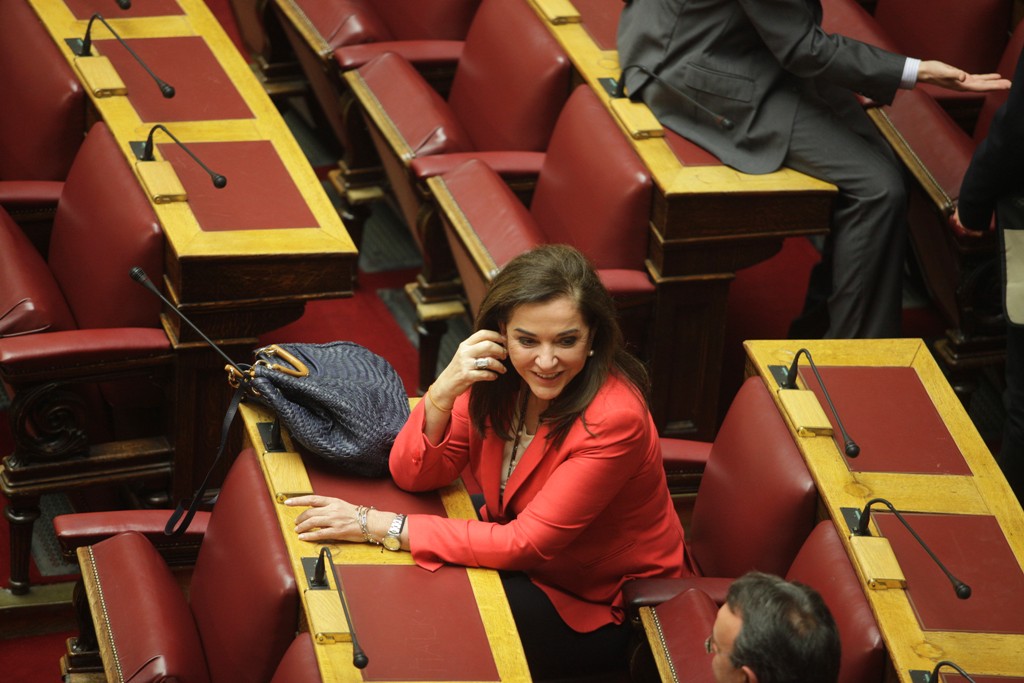 Μπακογιάννη: Ανασφαλής γυναίκα η Κωνσταντοπούλου - Media