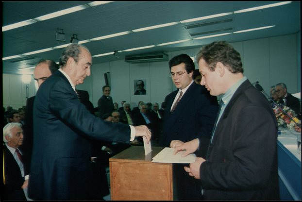 Κώστας Μητσοτάκης συναντά Πάνο Καμμένο στην Αραβαντινού - Media