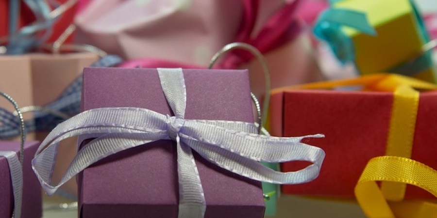 Χριστουγεννιάτικο παραμύθι: Κλέφτες επέστρεψαν τη λεία τους όταν κατάλαβαν ότι ήταν χριστουγεννιάτικα δώρα για ορφανά παιδιά - Media