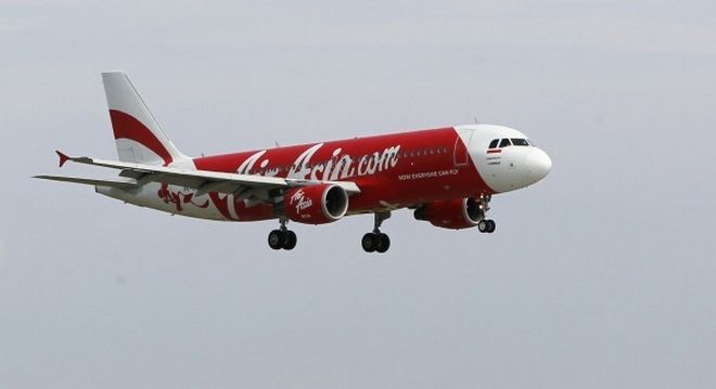 Θρίλερ στον αέρα με αεροπλάνο της AirAsia - Χάθηκε από τα ραντάρ - Media