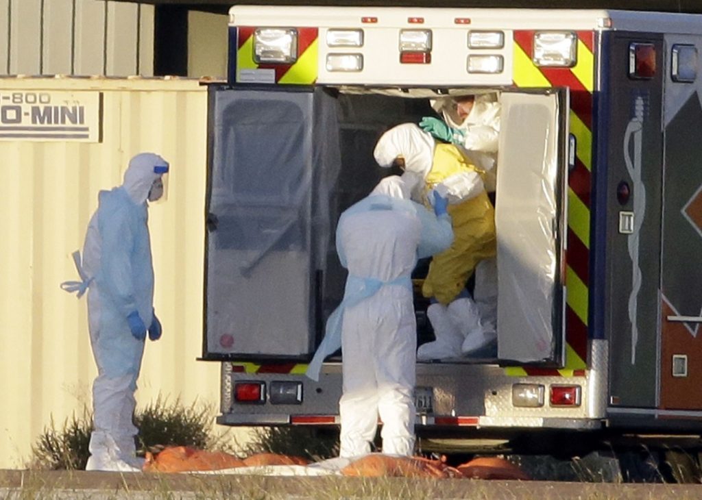 Βρετανία: Σε νοσοκομείο του Λονδίνου η γυναίκα που μολύνθηκε με Έμπολα - Media