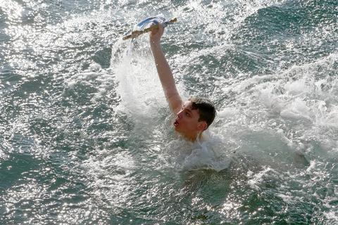 Ένας δεκατριάχρονος έπιασε τον σταυρό στην Θεσσαλονίκη - Media