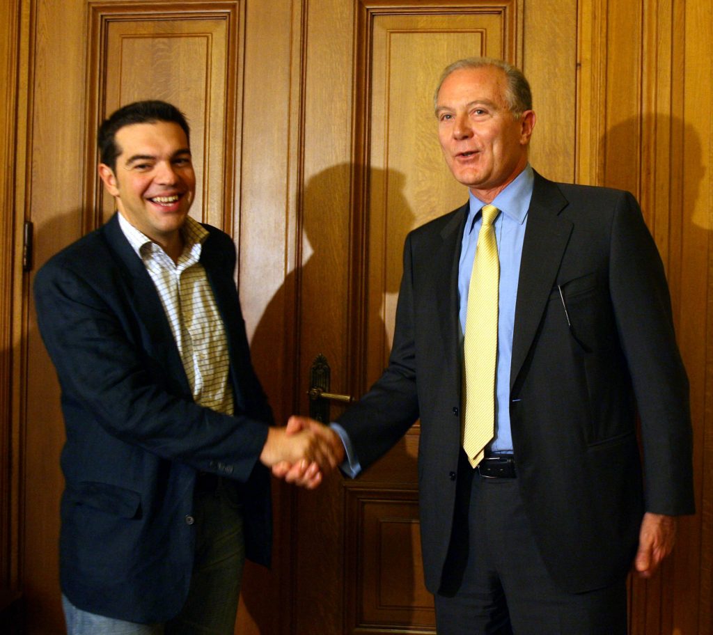 Σε θετικό κλίμα η συνάντηση του Τσίπρα με τον Προβόπουλο - Bολές ΣΥΡΙΖΑ κατά Στουρνάρα - Media
