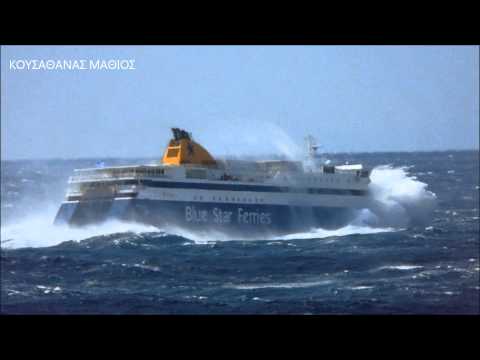 Μάχη του Blue Star Paros με τα κύματα στο στενό Τήνου – Μυκόνου (Video) - Media