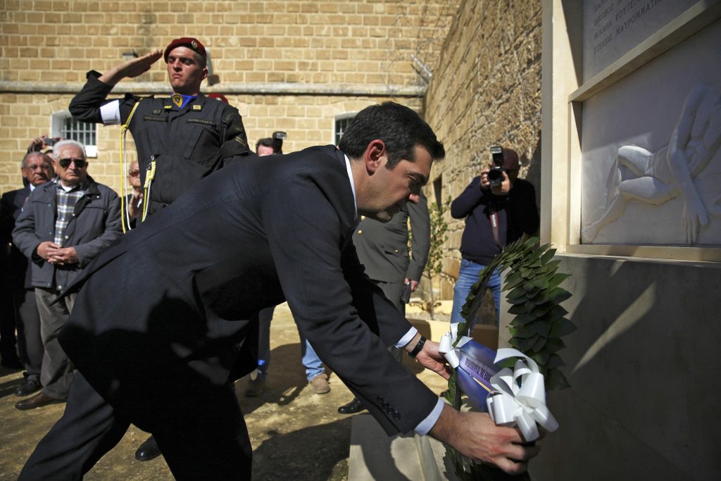 Τα δύο χειρόγραφα μηνύματα του Αλέξη Τσίπρα στον κυπριακό λαό (Photos) - Media