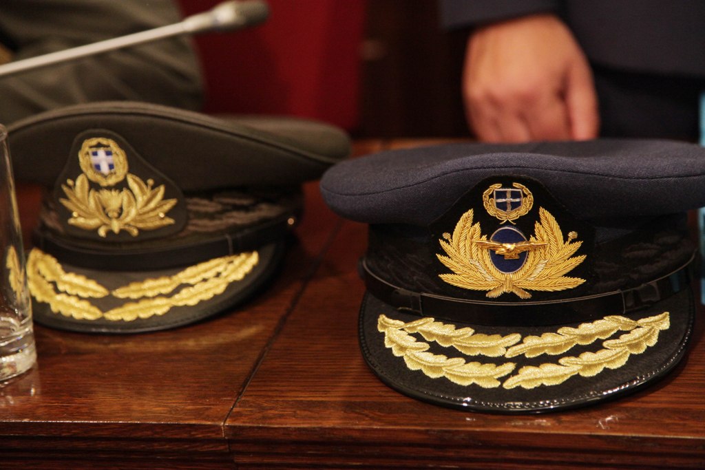 Έκτακτη συνεδρίαση του ΚΥΣΕΑ για τις κρίσεις στην ηγεσία των ενόπλων δυναμεων - Media