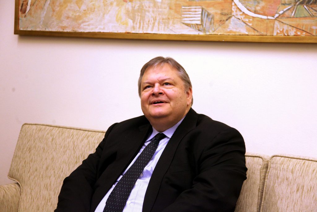 Η δήλωση Βενιζέλου και το...«άδειασμα» Σαμαρά... - Media