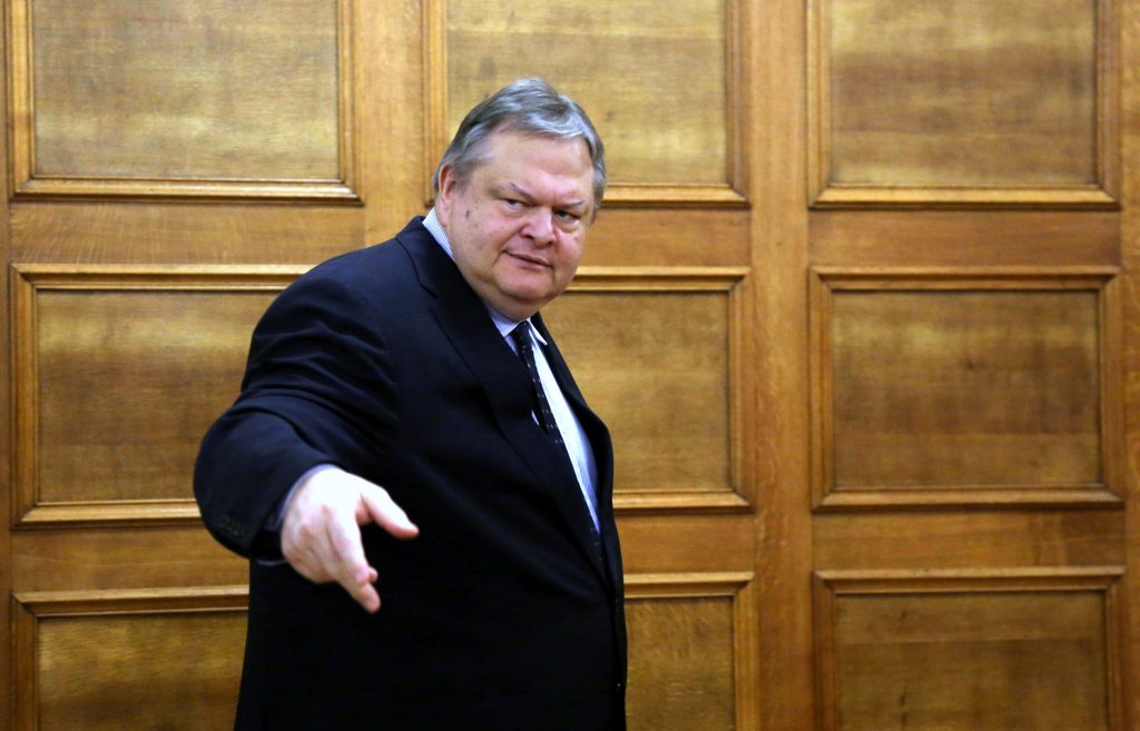 «Ψηφίστε και βλέπουμε» λέει ο Βενιζέλος κλείνοντας το μάτι σε ΔΗΜΑΡ και ανεξάρτητους - Media