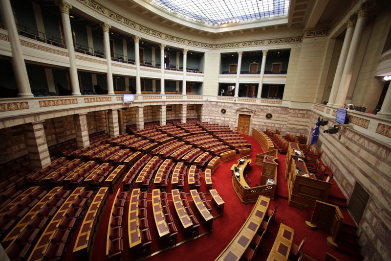 Το Twitter τρολάρει την πτώση της κυβέρνησης  - Media