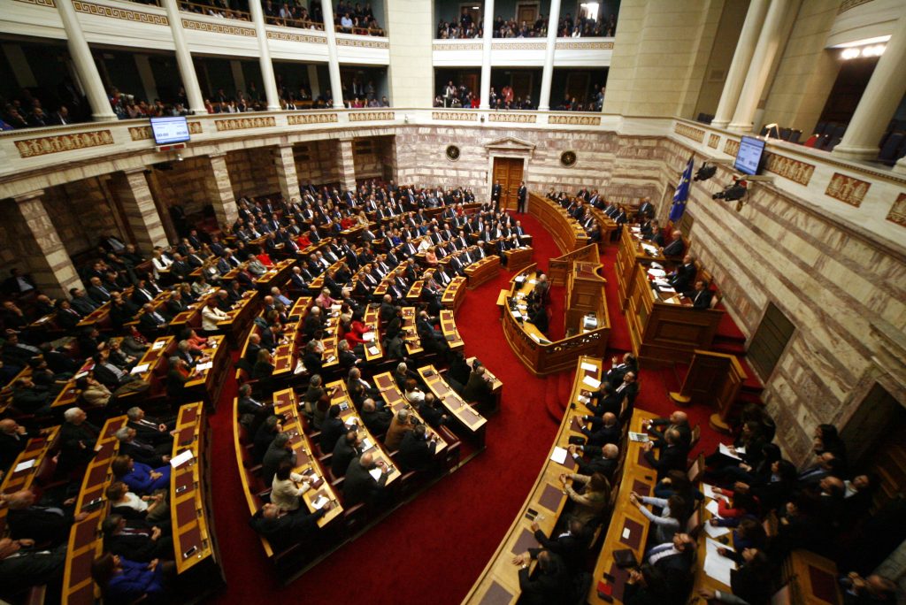 Αέρας ανανέωσης στη νέα Βουλή κατά το 1/3 - 85 νέους εκλέγει ο ΣΥΡΙΖΑ, 50 γαλάζιοι δεν επανεκλέγονται - Media