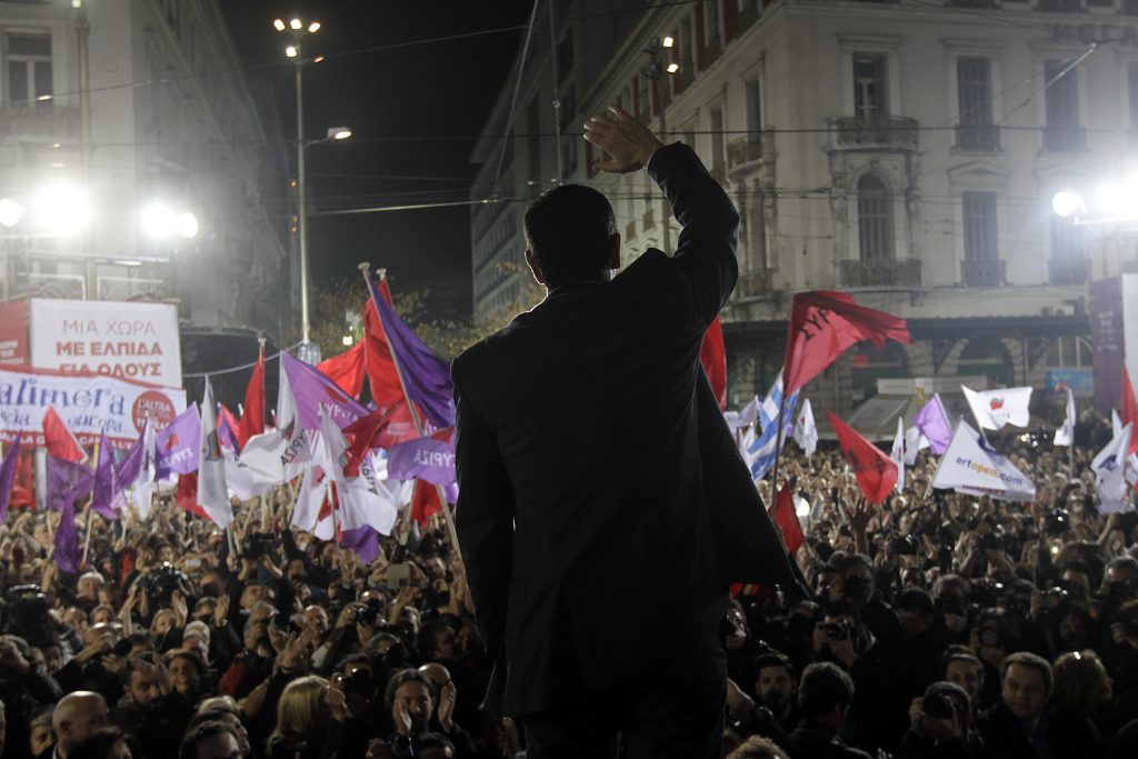 Συντριπτική νίκη ΣΥΡΙΖΑ - Θρίλερ με την αυτοδυναμία δείχνουν τα exit polls - Media