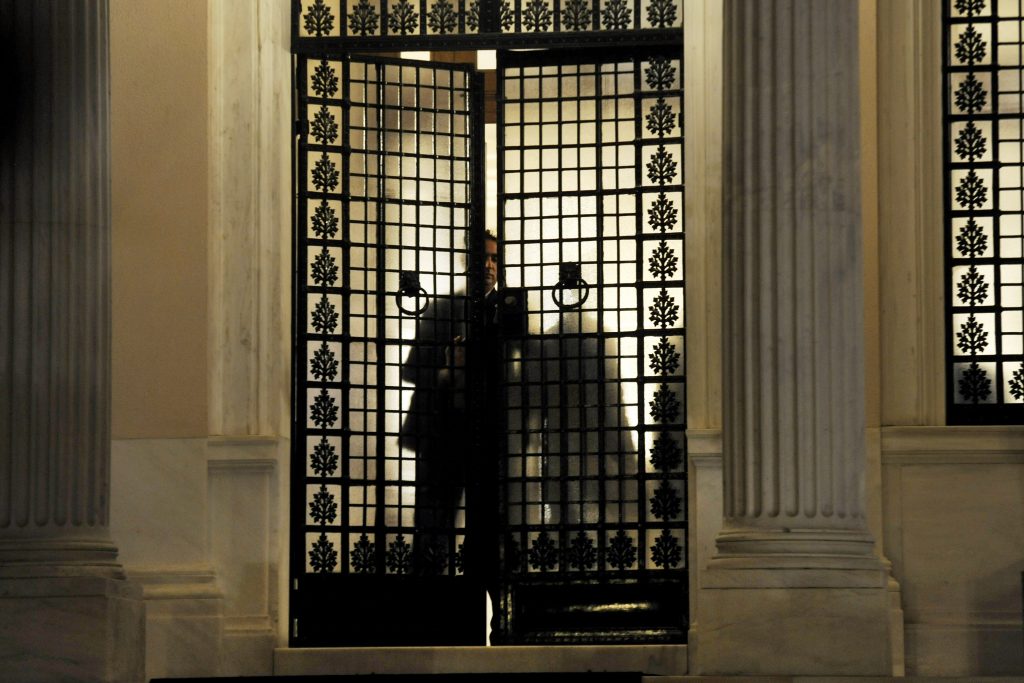 Έκτακτη σύσκεψη στο Μαξίμου - Στήριξη στον Βαρουφάκη - Media