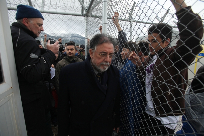 Συγκέντρωση διαμαρτυρίας στην Αμυγδαλέζα για τη νέα αυτοκτονία μετανάστη – Πανούσης: «Τα κέντρα κράτησης τελειώνουν» - Media