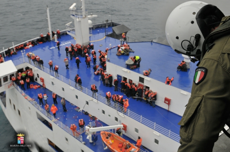 Καρέ-καρέ οι δραματικές ώρες στο «Norman Atlantic» (Photos+Video) - Media