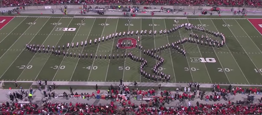 Απίστευτη μπάντα χαρίζει υπερθέαμα με τους σχηματισμούς της (video) - Media