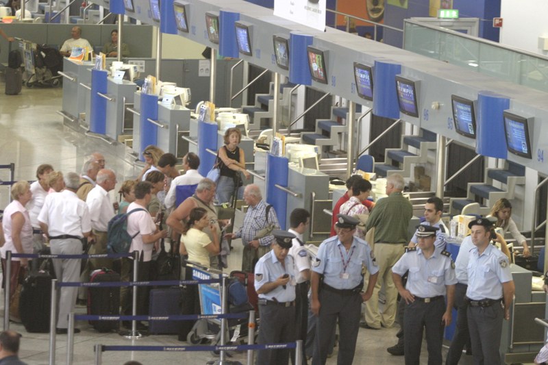 Αύξηση 17% παρουσίασε το 2014 η επιβατική κίνηση στα ελληνικά αεροδρόμια - Media