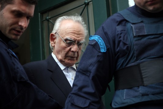 Ο Άκης πίσω από τις βόμβες στον Σμπώκο; Πώς δρούσε το κύκλωμα εκβιαστών (Photo & Video) - Media