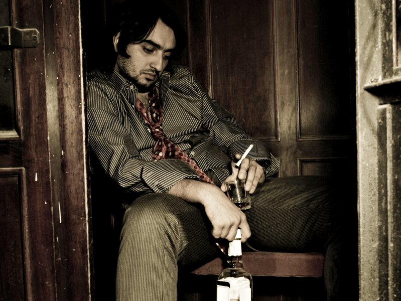 Ποιο ποτό προτιμούν οι έξυπνοι; Ποια είναι η σχέση τους με το αλκοόλ; - Media