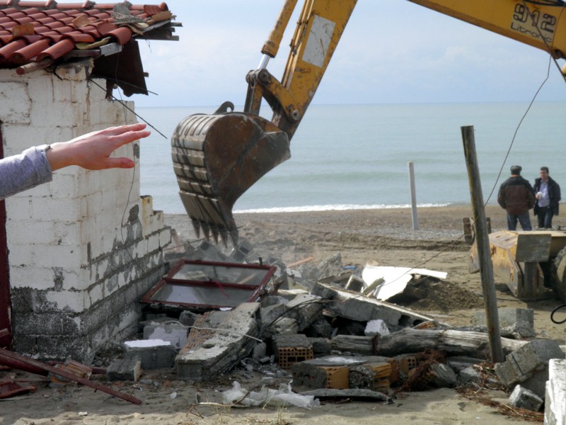 Παρατείνεται ένα χρόνο η προθεσμία νομιμοποίησης των αυθαιρέτων - Media