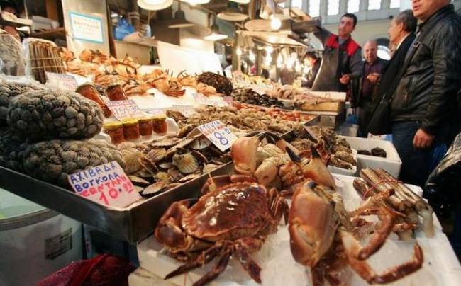 Ολονυχτία στη Βαρβάκειο και την αγορά του Ρέντη - Media