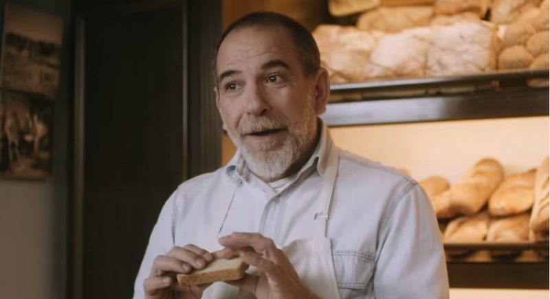 Καταγγελία αρτοποιών κατά Καραμολέγκου για διαφημιστικό σποτ (Video) - Media