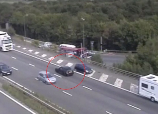 Οδήγησε ανάποδα 15χλμ σε αυτοκινητόδρομο της Αγγλίας (Video) - Media