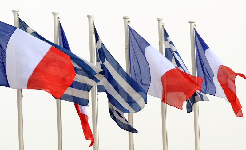 Ο Γάλλος πρόεδρος Φρ. Ολάντ καλεί τον Αλέξη Τσίπρα στο Παρίσι - Media