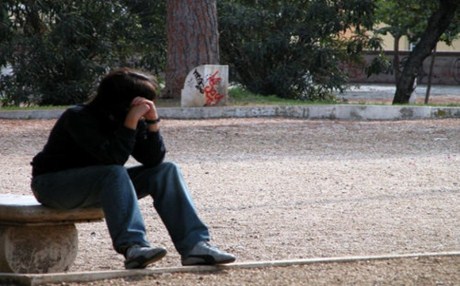 Έλληνες: Οι πιο δυστυχισμένοι της Ευρώπης - Media