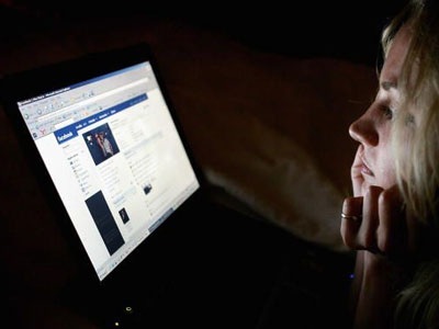 Το Facebook μπορεί να φέρει ζήλεια και κατάθλιψη - Media