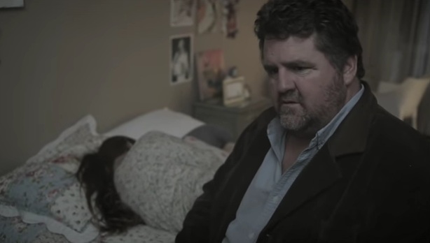 Συγκινητικό βίντεο: το μυστικό της κόρης και ο υπέροχος πατέρας - Media