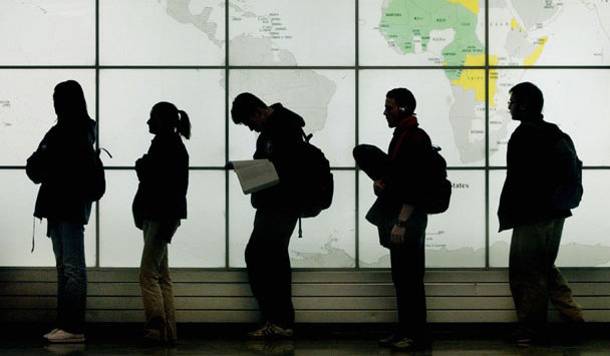 CNBC: «Η φυγή εγκεφάλων είναι η πραγματική τραγωδία για την Ελλάδα» - Media