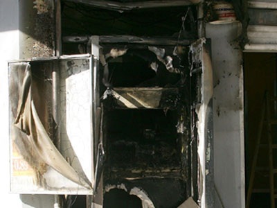 Οι διαδηλωτές σε ρόλο πυροσβέστη (Video) - Media