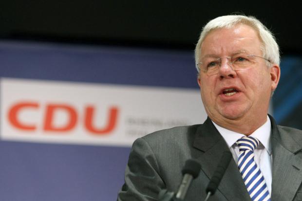 Αν θέλετε λύση ζητήστε παράταση του μνημονίου, λέει συνεργάτης της Μέρκελ - Media