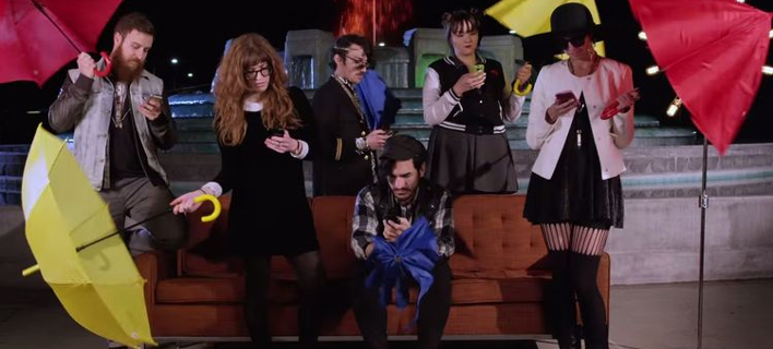 Δείτε πως θα ήταν τα «Φιλαράκια» το 2015 (Video) - Media