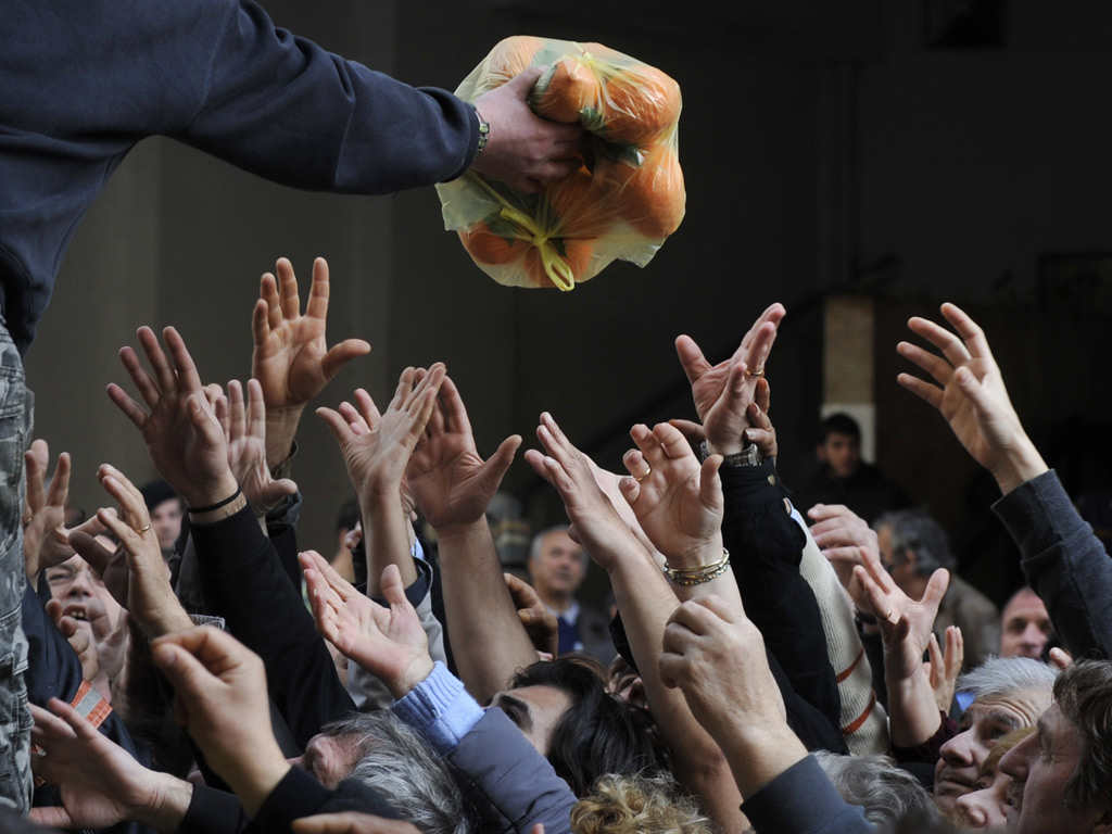 Σε διπλή παγίδα φτώχειας περισσότερο από το ένα τρίτο του πληθυσμού - Media