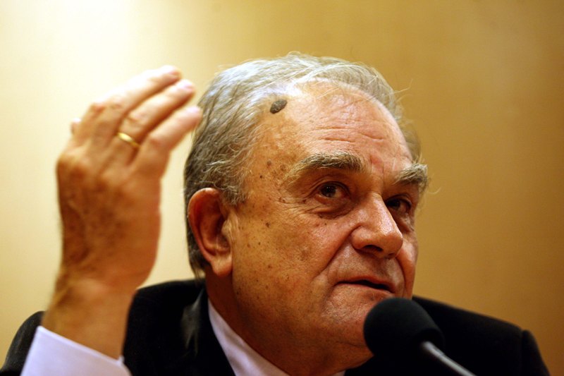 Η ζωή και ο θάνατος ενός μεγάλου διευθυντή εφημερίδας - Media