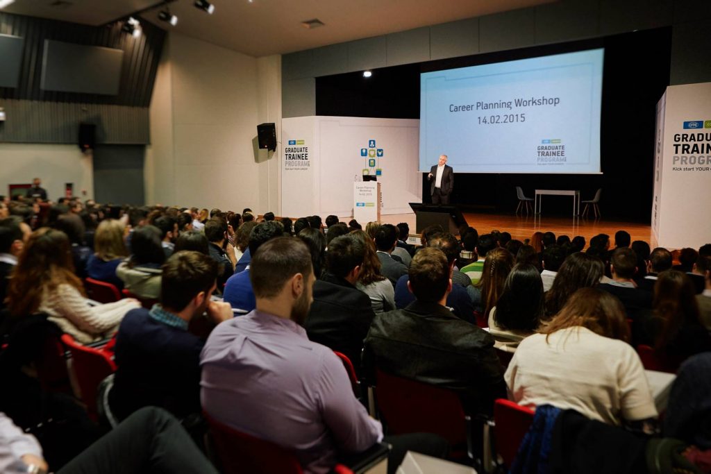 Προχωράει η διαδικασία επιλογής των αυριανών ηγετικών στελεχών στο
ΟΤΕ-COSMOTE Graduate Trainee Program - Media