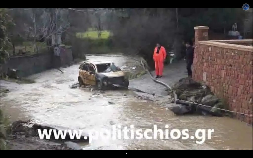 Χίος: Χείμαρρος παρέσυρε αυτοκίνητο (video) - Media