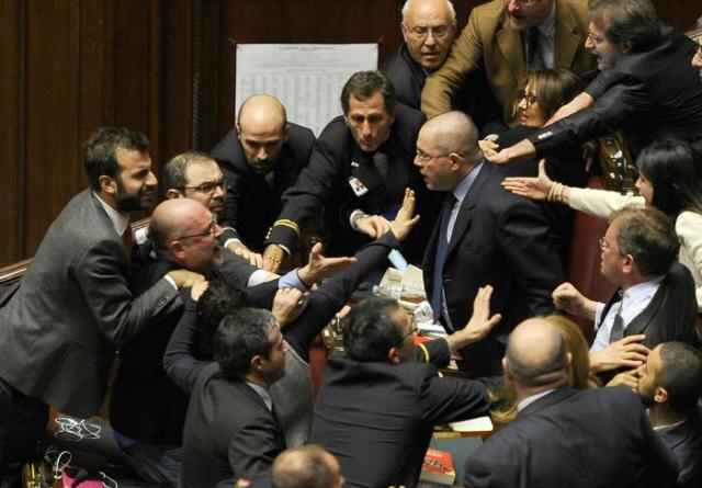 «Κολοσσαίο» η Ιταλική Βουλή (Video) - Media