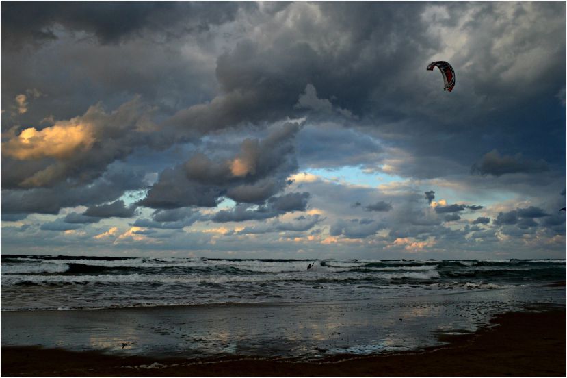 Στην εντατική 38χρονος στη Λέσβο – Έκανε kite surf και τον πήρε ο αέρας! - Media