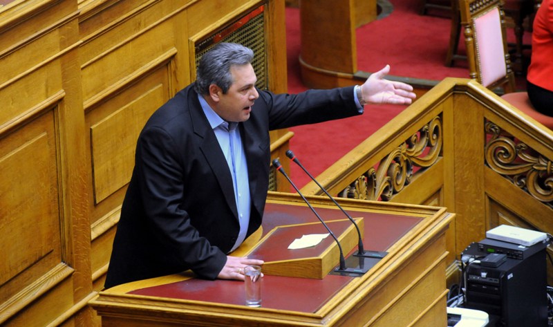 Τεράστια ποσά για τζούφια όπλα - Media