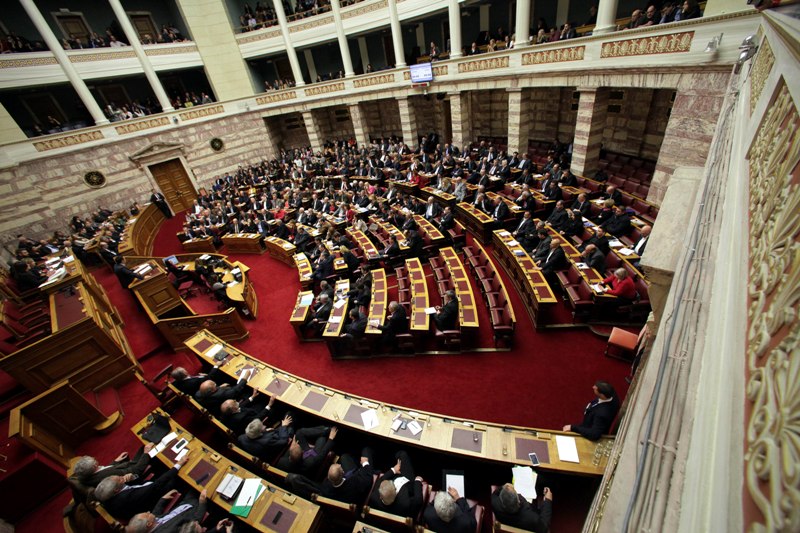 Σε ποιο άρθρο «πατάει» η κυβέρνηση για να φέρει τη δανειακή σύμβαση στη Βουλή - Media