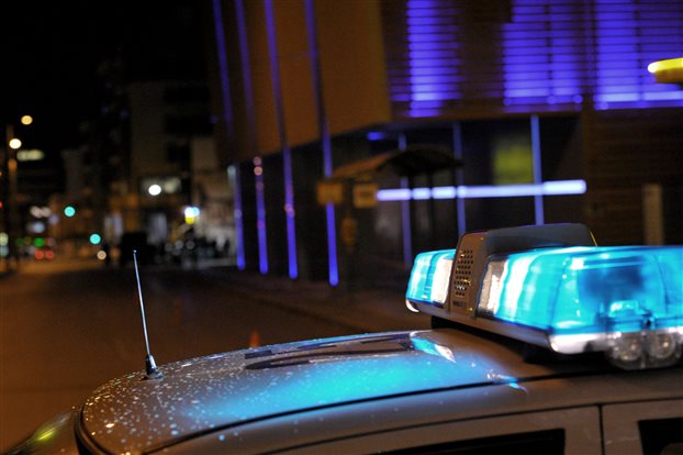 Επιτέθηκαν με γκαζάκια στο δημαρχείο Καισαριανής - Media