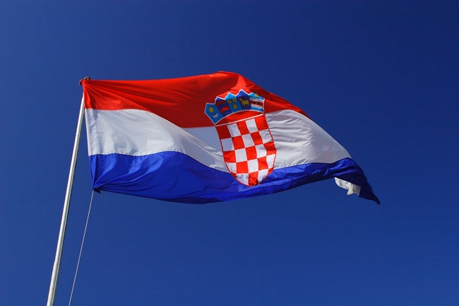 Κροατία: Ο Μιλάνοβιτς και η Γκράμπαρ-Κιτάροβιτς προηγούνται στον πρώτο γύρο των προεδρικών εκλογών  - Media