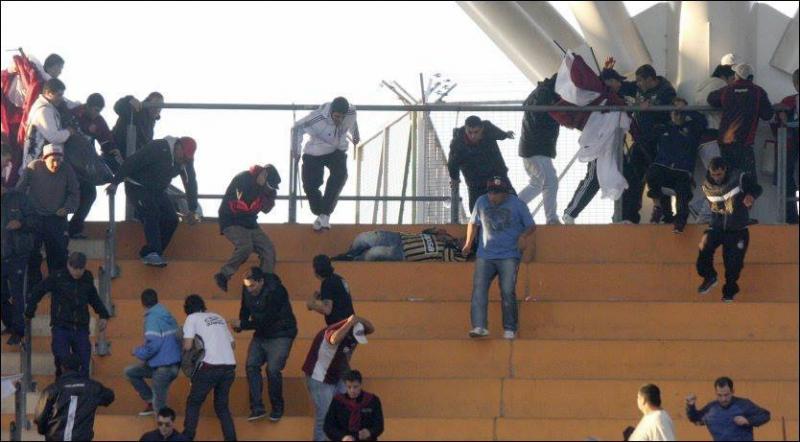 Σκότωσαν οπαδό σε «εμφύλια» σύγκρουση χούλιγκαν της ομάδας Λανούς της Αργεντινής – 24 νεκροί οπαδοί σε δύο χρόνια - Media